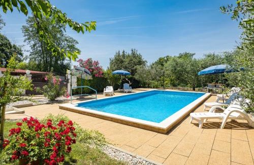 Medvidici House | Holiday Home Sandra by Interhome
