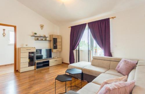 Medvidici House | Holiday Home Sandra by Interhome