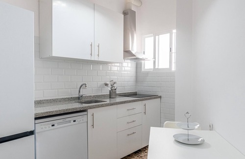 Marchena House | Holiday Home 'Santa Clara Home' with Private Terrace, Wi-Fi and Air Conditioning