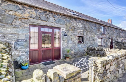 Mynytho House | Holiday Home Sgubor y Rhyd by Interhome