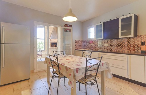 Noves Ski Chalet | Holiday home Source de Vie in Provence, for 6 people with private pool.