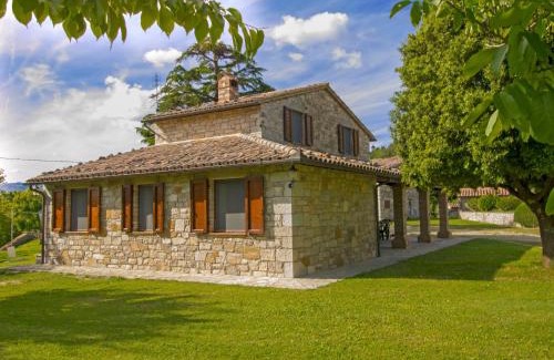 Acqualoreto House | Holiday Home Sunflower by Interhome