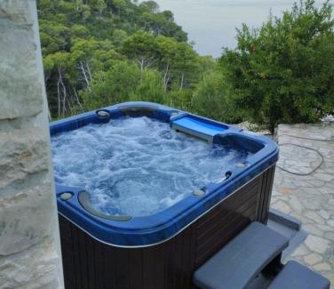 Zivogosce House | Holiday home Sweet Shelter with jacuzzi