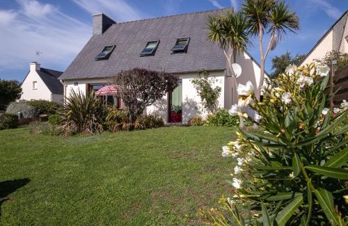 Clohars-Carnoet House | Holiday Home Tal ar Mor by Interhome