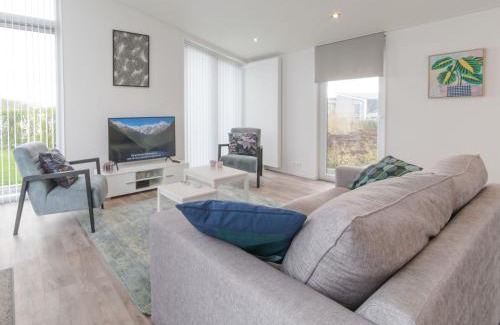 Wemeldinge House | Holiday Home Vakantiehuis Ruisweg 38 by Interhome