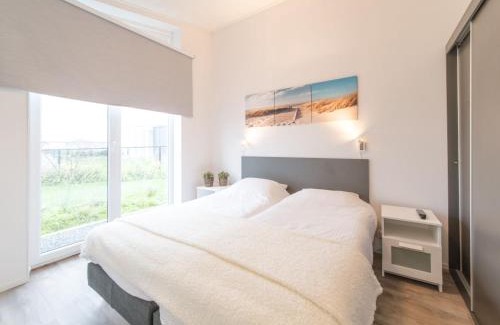 Wemeldinge House | Holiday Home Vakantiehuis Ruisweg 38 by Interhome