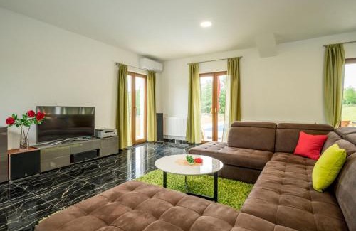 Karojba House | Holiday Home Villa Frankovići by Interhome