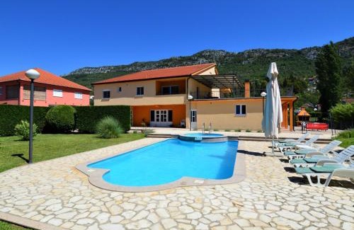 Dusina House | Holiday Home Villa Kikiza by Interhome