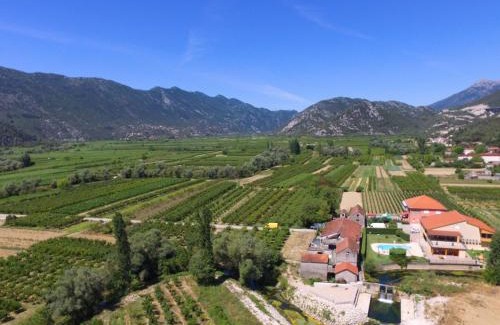 Dusina House | Holiday Home Villa Kikiza by Interhome