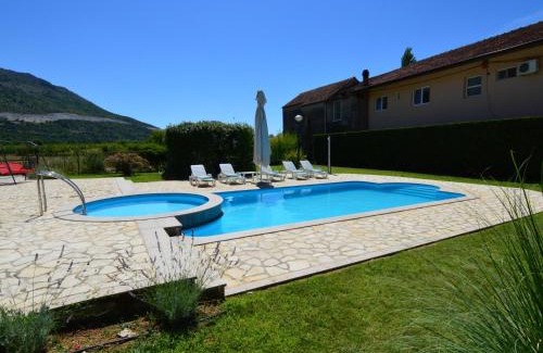 Dusina House | Holiday Home Villa Kikiza by Interhome