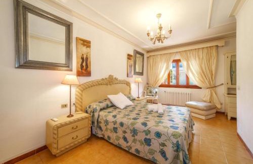 Es Pelats House | Holiday Home Villa Munar I by Interhome
