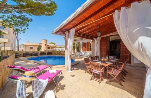 Es Pelats House | Holiday Home Villa Munar I by Interhome