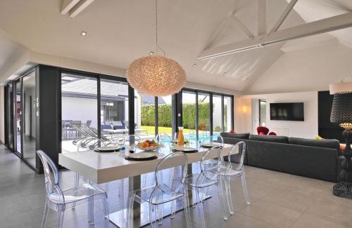 Arzon House | Holiday Home Villa Noalou by Interhome