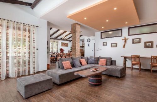 Viskovo House | Holiday Home Villa Toni by Interhome