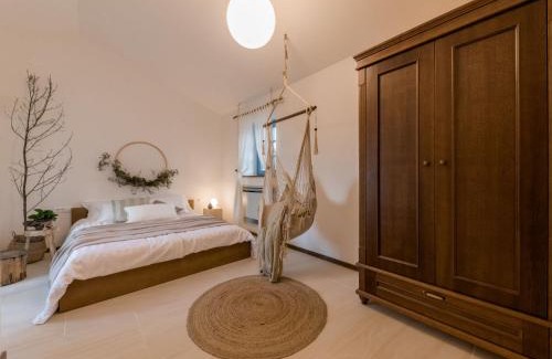 Vardica House | Holiday Home Villa Toscana by Interhome