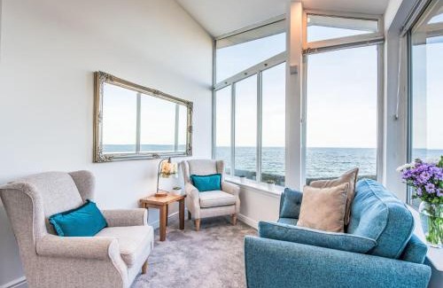 Lossiemouth House | Holiday Home Waters Edge by Interhome