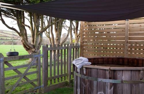 Helford Passage House | Holiday Home Wheal Francis by Interhome