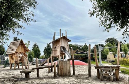 Hippolytushoef House | Holiday Home Wiringherlant-6 by Interhome