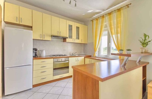 Valtura House | Holiday home with garden and air conditioning