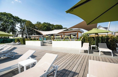 Bemelen House | Holiday Home With gas Fireplace & Bath