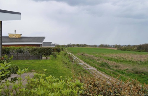 Bemelen House | Holiday Home With gas Fireplace & Bath