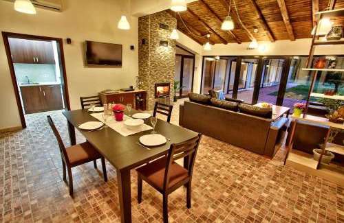 Cherven Bryag House | Holiday Homes Chudna