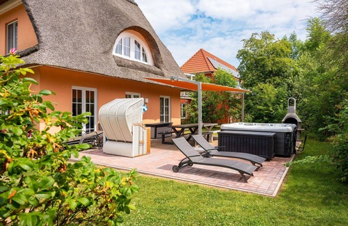 Hohenkirchen House | Holiday house Beckerwitz for 1 - 13 persons with 6 bedrooms - Holiday house