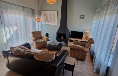 Municipality of Noordwijk House | Holiday house de Zeemeeuw- 2 km from the beach