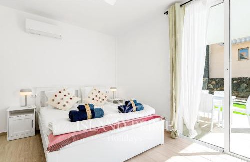 Complejo turistico Amarilla Golf House | Holiday House 100m away from Ocean EBV10