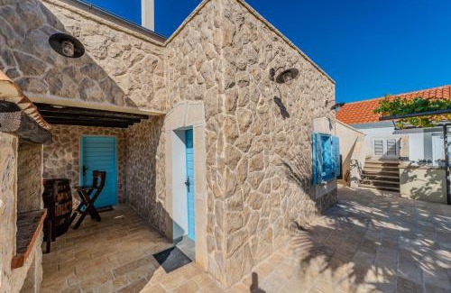 Privlaka House | Holiday House Maja in Privlaka with barbecue and private garden - by TA Leut Agency