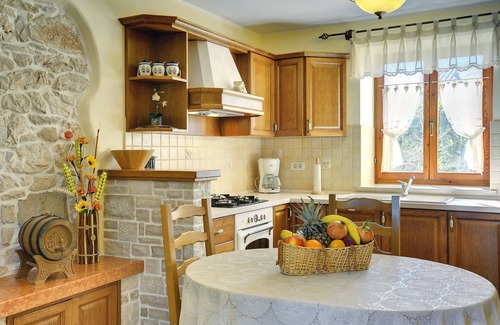 Rakalj House | HOLIDAY HOUSE MANUEL 2 Istrian stone house in quiet resort next to the sea