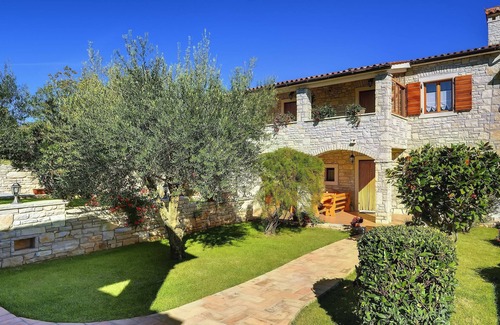 Rakalj House | HOLIDAY HOUSE MANUEL 2 Istrian stone house in quiet resort next to the sea