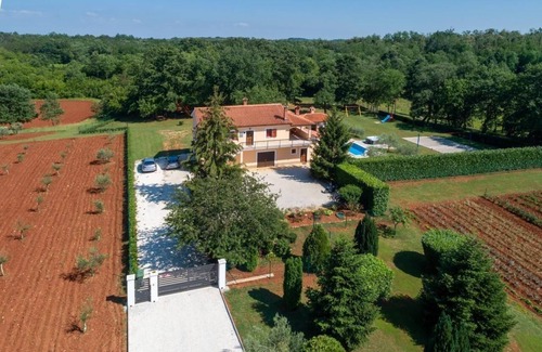 Strpacici House | Holiday house Visnjan for 1 - 8 persons with 4 bedrooms - Holiday home