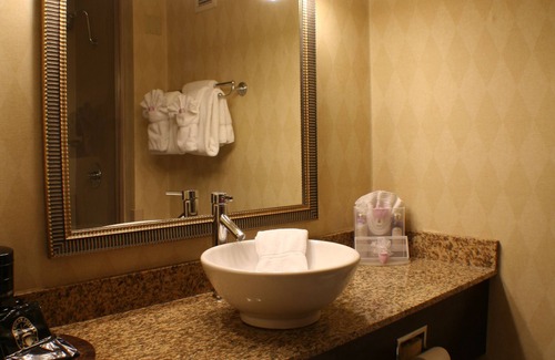 Fairlawn Hotel | Holiday Inn Akron West - Fairlawn by IHG