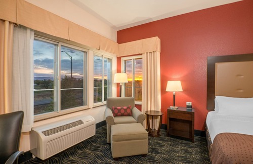 Grand Junction Hotel | Holiday Inn and Suites Grand Junction by IHG