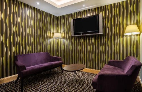 Cannock Hotel | Holiday Inn Birmingham North - Cannock by IHG