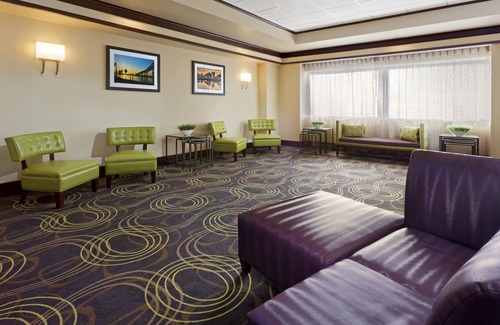 Clark Hotel | Holiday Inn Clark - Newark Area by IHG