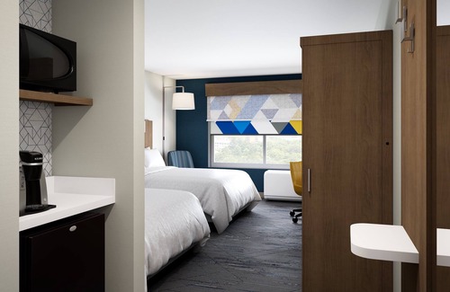Harbor Hotel | Holiday Inn Express & Suites Hawaiian Gardens by IHG