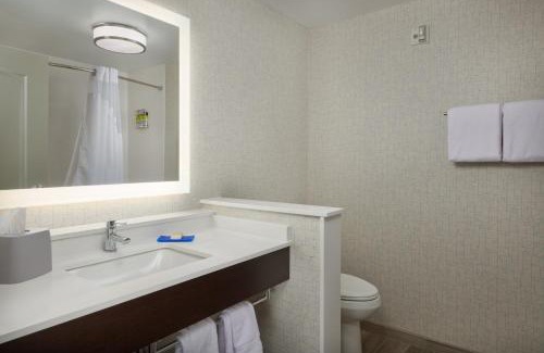 Lockport Hotel | Holiday Inn Express Amherst - Lockport by IHG