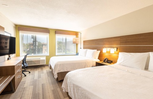 Southwest Anaheim Hotel | Holiday Inn Express Anaheim West by IHG