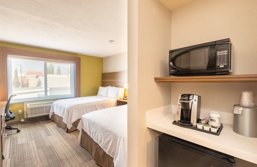 Southwest Anaheim Hotel | Holiday Inn Express Anaheim West by IHG