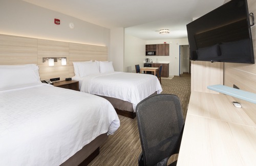 Portage Hotel | Holiday Inn Express and Suites Portage by IHG