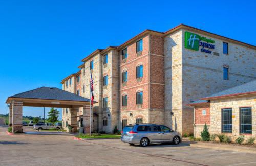 Granbury Hotel | Holiday Inn Express and Suites Granbury by IHG