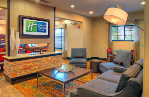 Granbury Hotel | Holiday Inn Express and Suites Granbury by IHG