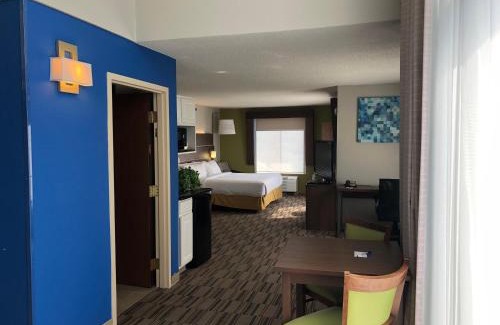 Milford Hotel | Holiday Inn Express and Suites Quakertown - Allentown Area by IHG