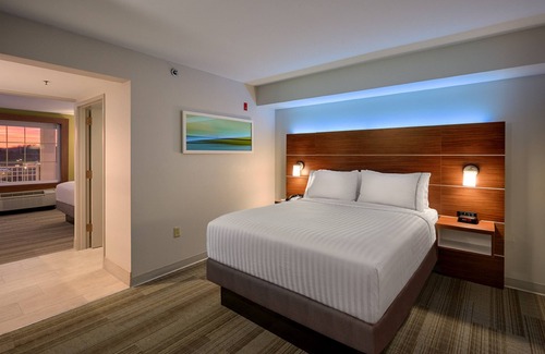 Sevierville Hotel | Holiday Inn Express and Suites Pigeon Forge Sevierville by IHG