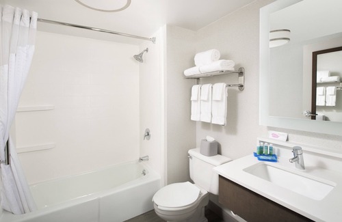 Lawrence Hotel | Holiday Inn Express Andover North-Lawrence by IHG