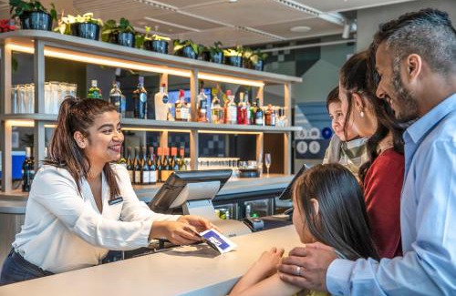 Auckland Central Business District Hotel | Holiday Inn Express Auckland City Centre by IHG