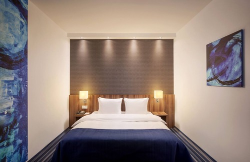 Neuenland Hotel | Holiday Inn Express Bremen Airport by IHG