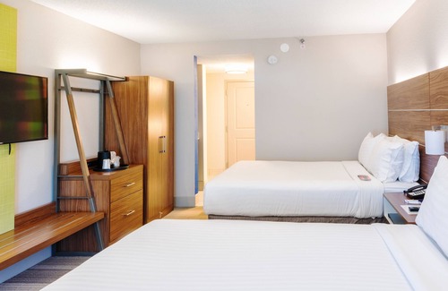 West Ashley Hotel | Holiday Inn Express Charleston by IHG